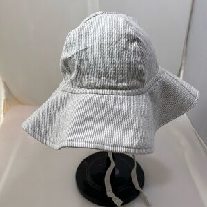 Kendi Striped Wide-Brimmed Sun Hat with Chin Strap size L